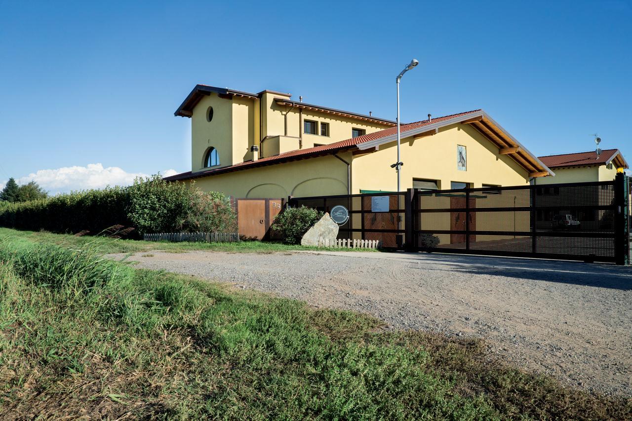Agriturismo Camisi Qh Cambiago Exterior foto